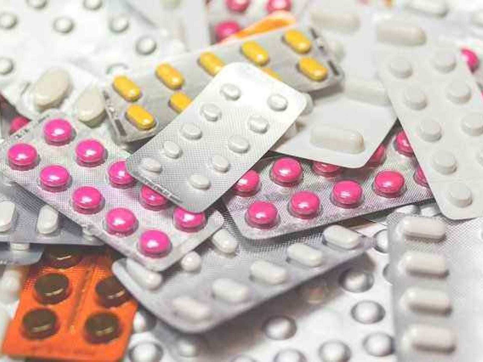 How do drugs affect the brain