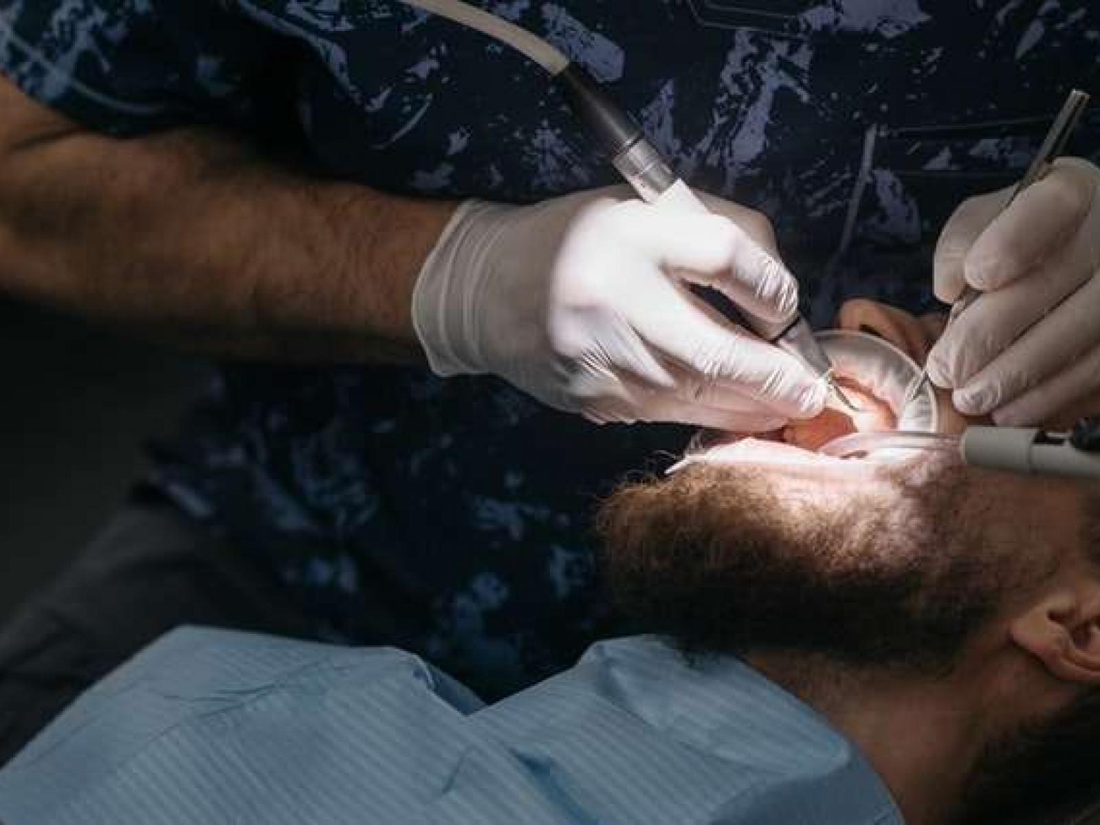 Dental hygienist