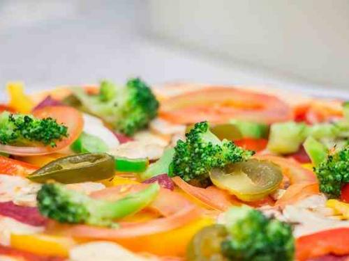 Broccoli pizza